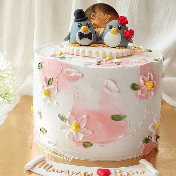 Couple Lovebird Cake